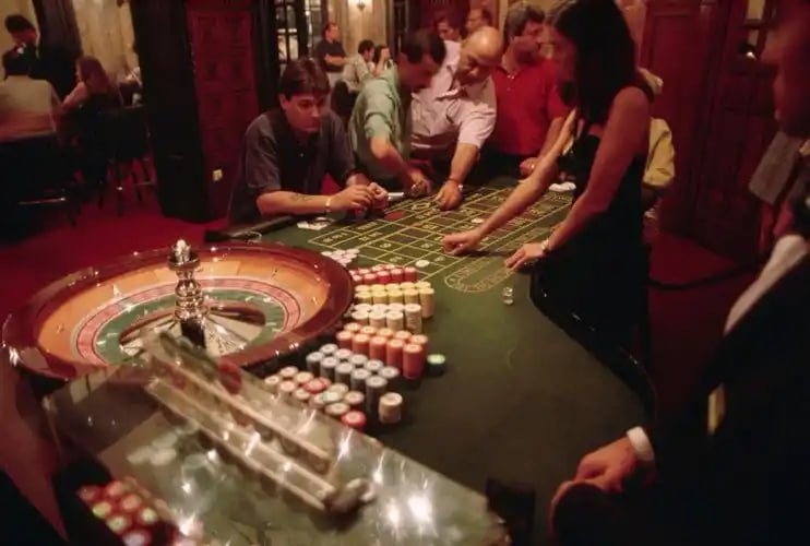 Platform rembo togel menampilkan dashboard sportsbook, live-dealer tables, dan pilihan slot games di berbagai perangkat